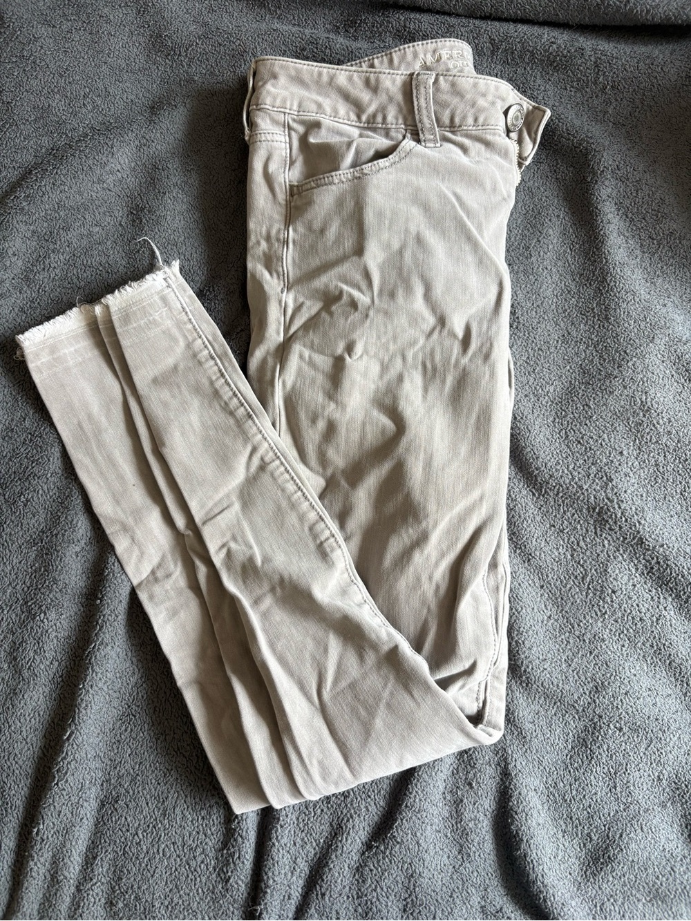 American Eagle Outfitters Women's Slim Chinos in Light Gray